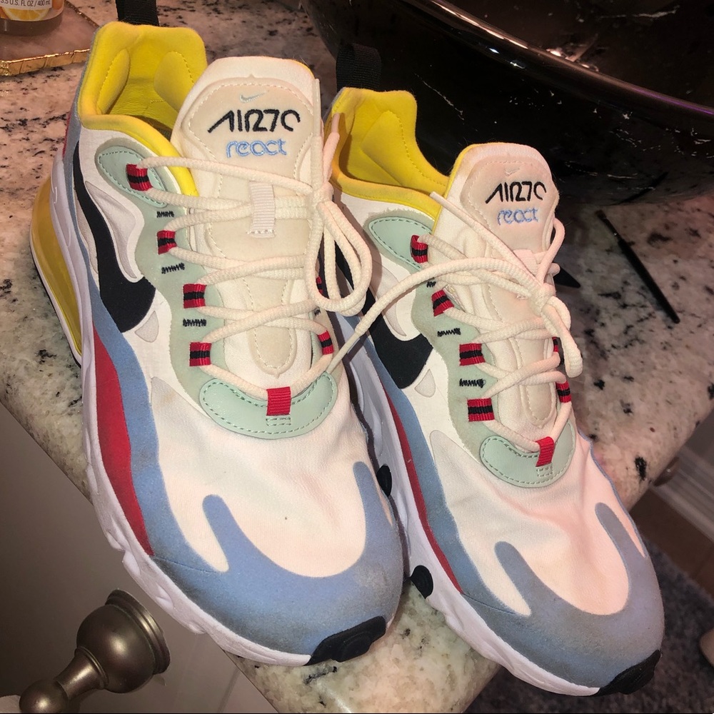BARELY WORN— AIR 70 React Nike’s